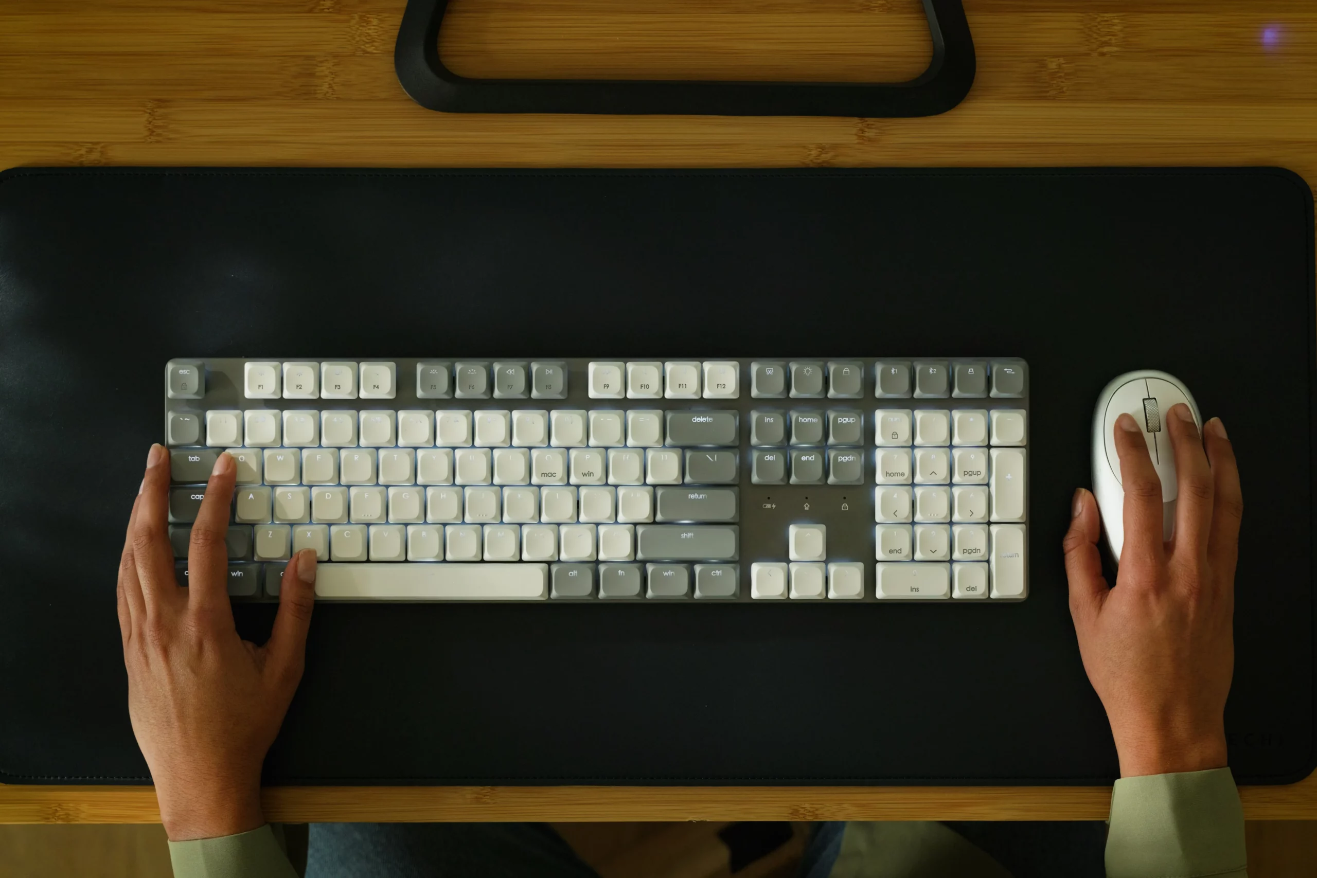 SM3 Slim Mechanical Backlit Bluetooth Keyboard